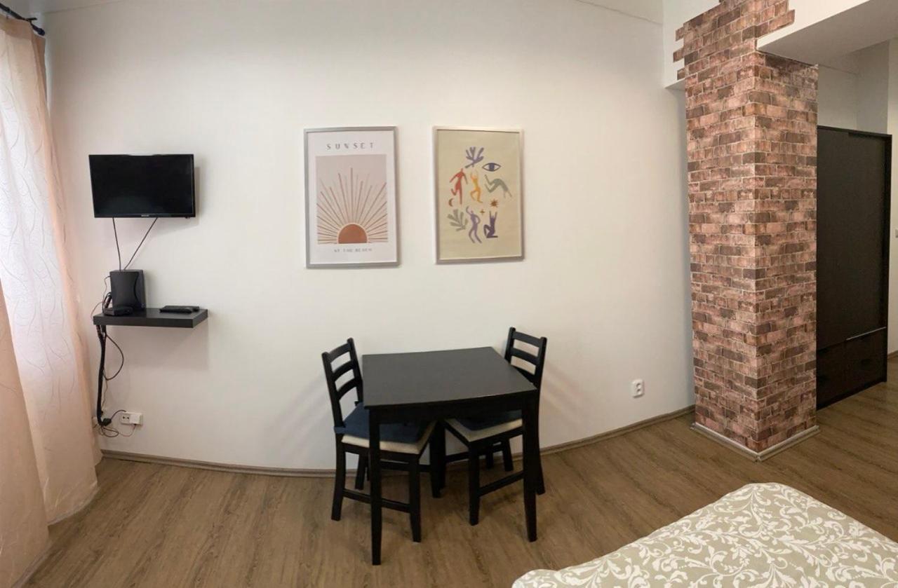 Zizkov Cosy Studio Apartments Praha Bagian luar foto
